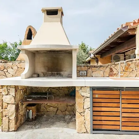 Prestigiosa A - Parcheggio Riservato Villa Chia