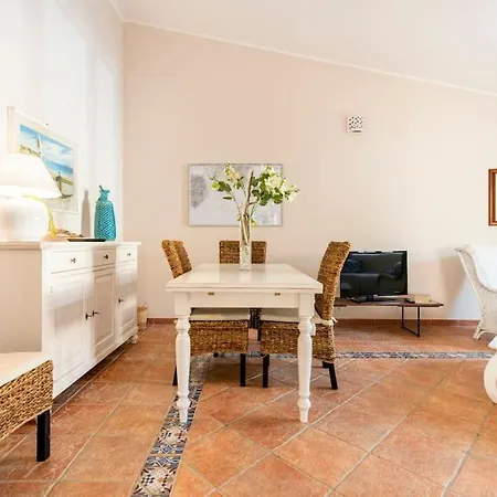Prestigiosa A - Parcheggio Riservato Villa Chia