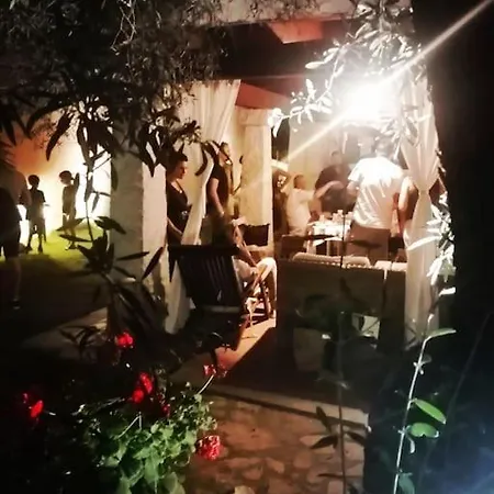 Prestigiosa A - Parcheggio Riservato Villa Chia